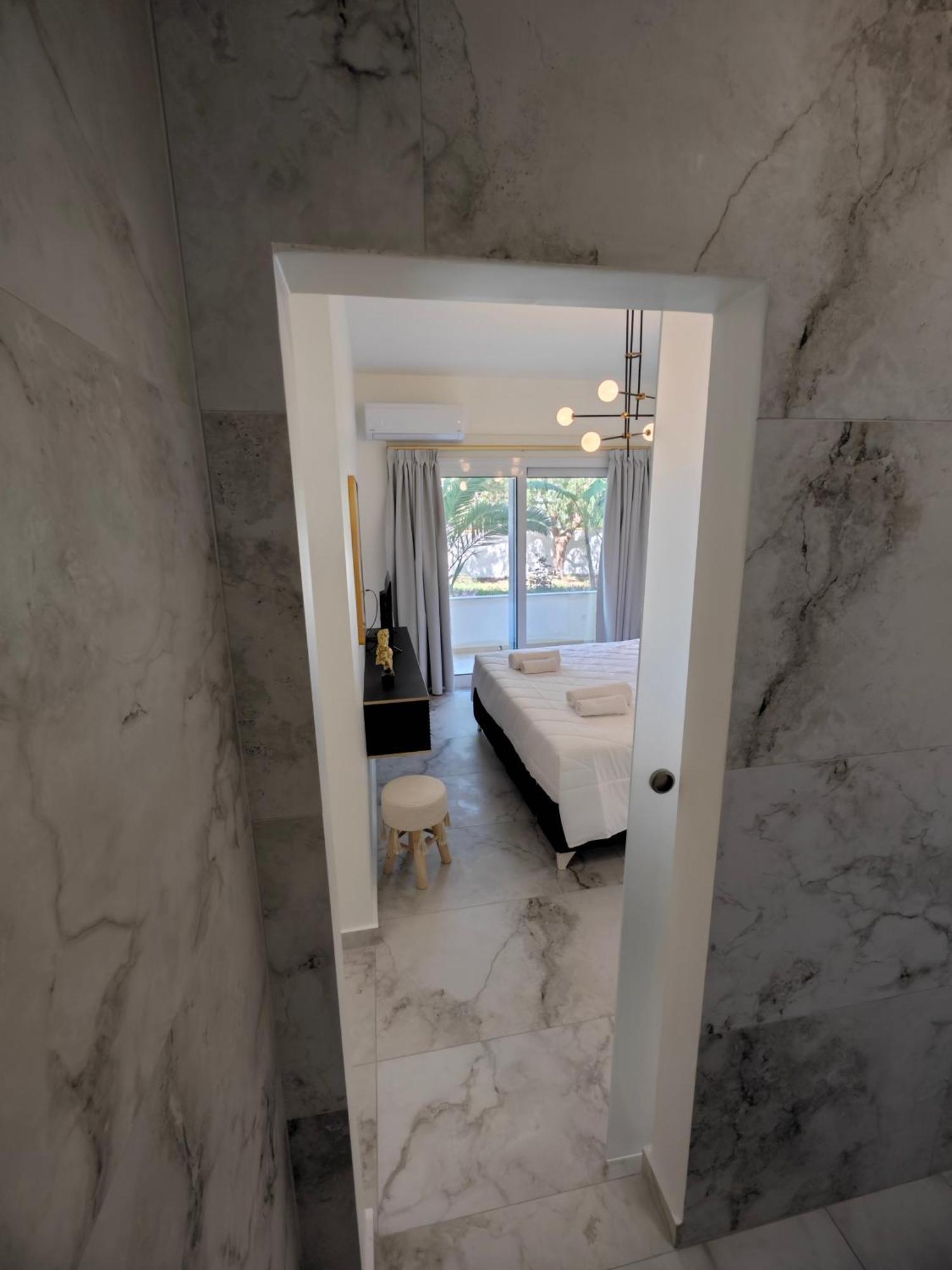 Natural Blue Suites Apartment